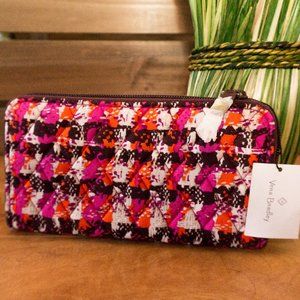 VERA BRADLEY RFID Iconic pink Georgia Wallet NWT